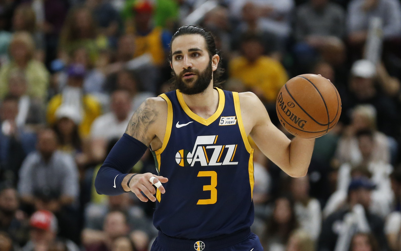  菲尼克斯太阳国际比赛日完成体检，志在法甲名次提升，气氛紧张，球队文化再被提及