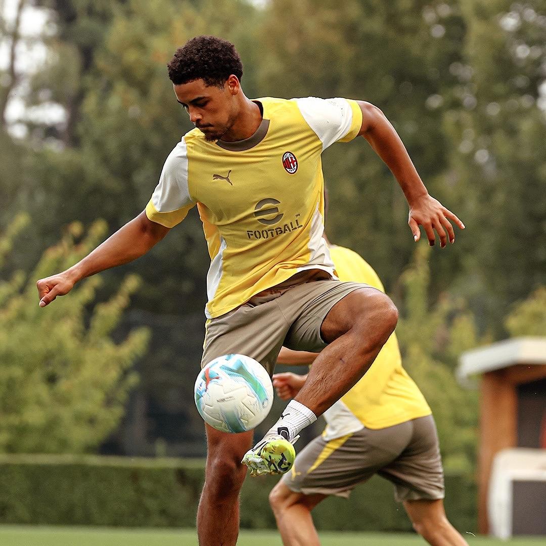 AC米兰迎中超关键赛；赛前状态回暖；更衣室稳定；纪律约束更严格的简单介绍